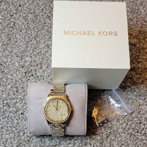 Michael Kors Gold Watch - Picture 1 of 4